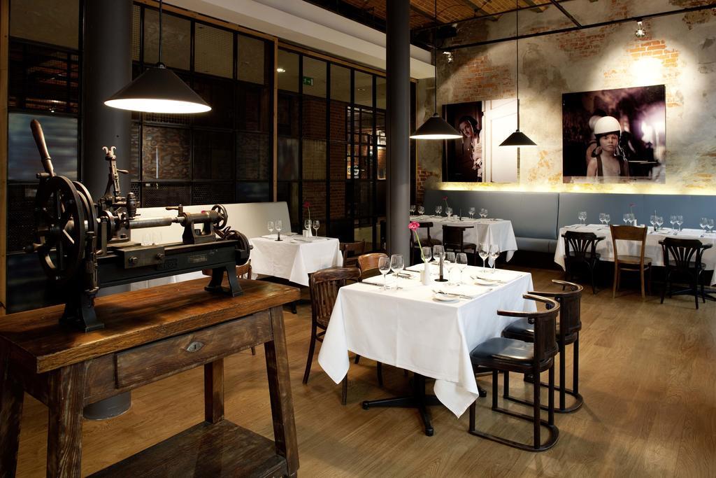 Vienna House By Wyndham Andel'S Lodz Hotel Restaurant photo